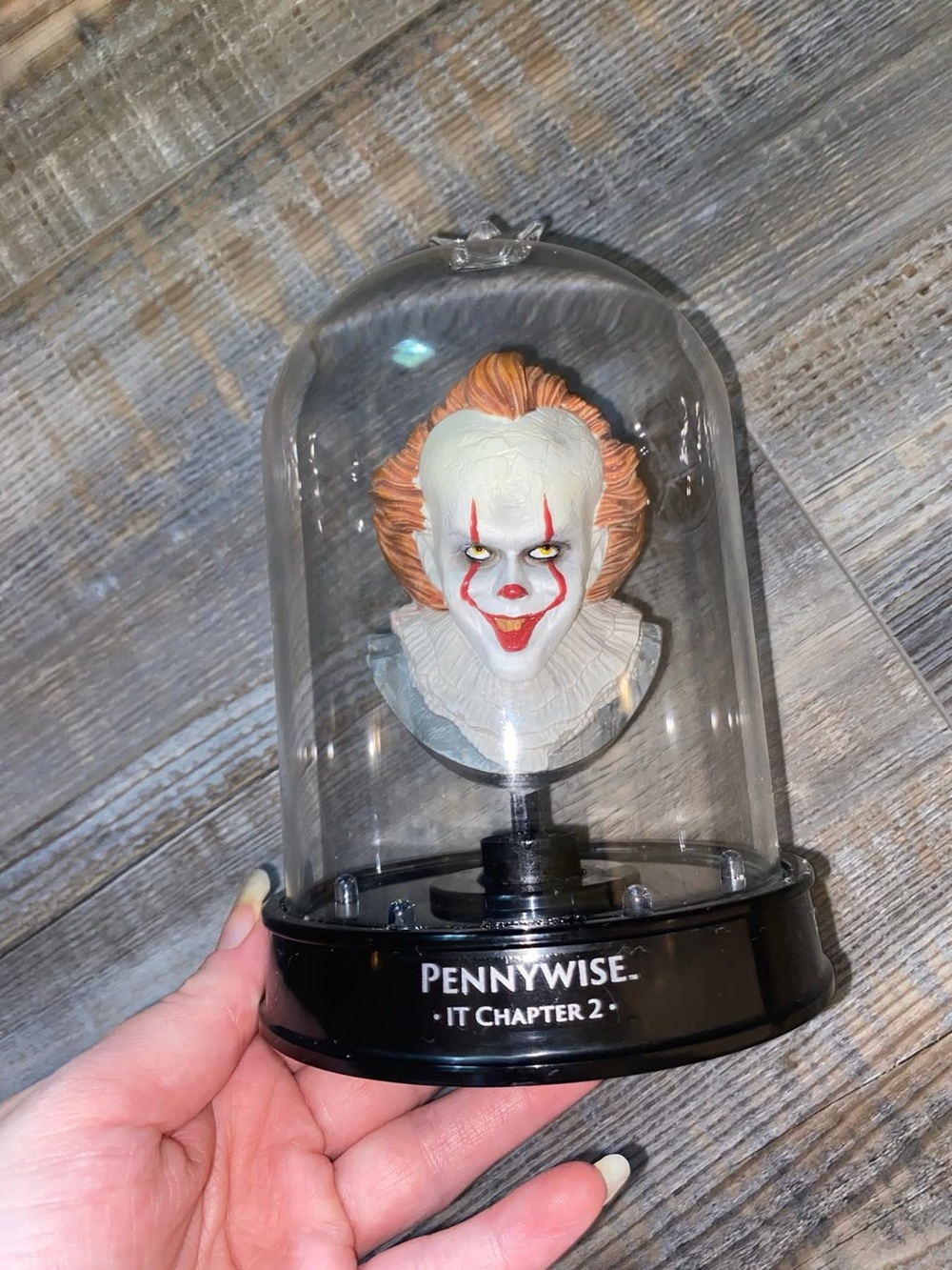 Pennywise IT Chapter 2 Mini Bust in Display Dome - Red, White, Orange